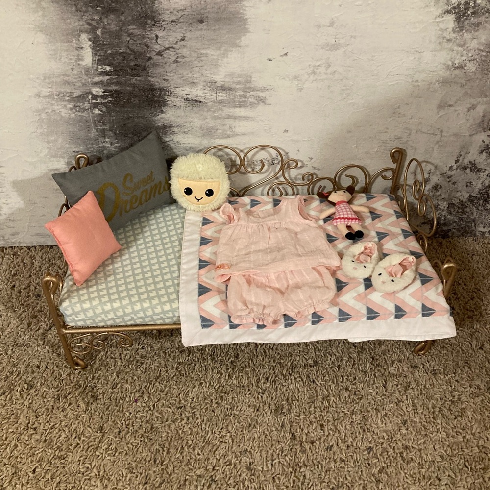 Our Generation bed with pajamas and slippers! For 18” dolls! Used
